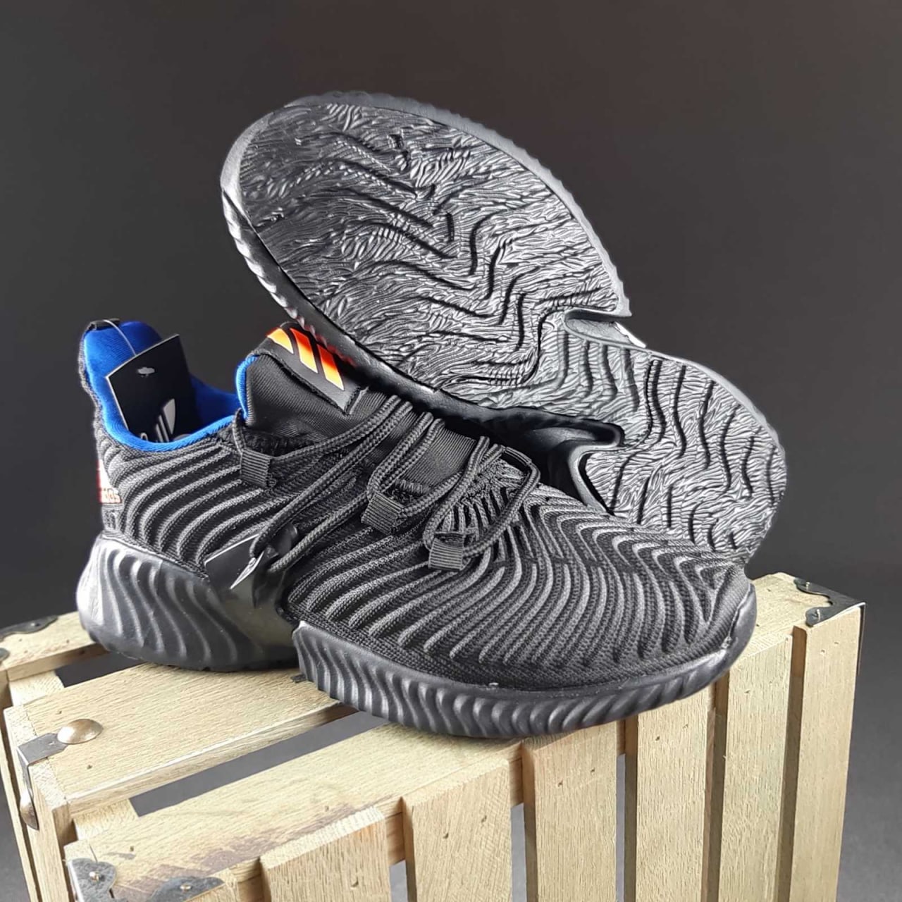 Adidas Alphabounce Instinct черные с синим в стиле casual