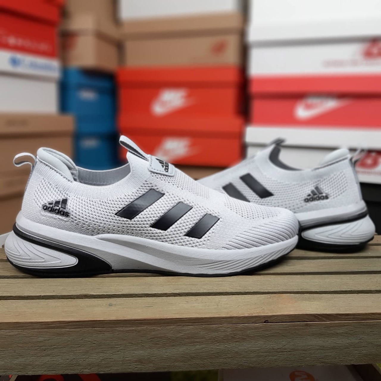 Adidas Slip-on Lite Flow тапкі мокасіни сліпони светло серые с чорним для ходьбы шлепки сланцы