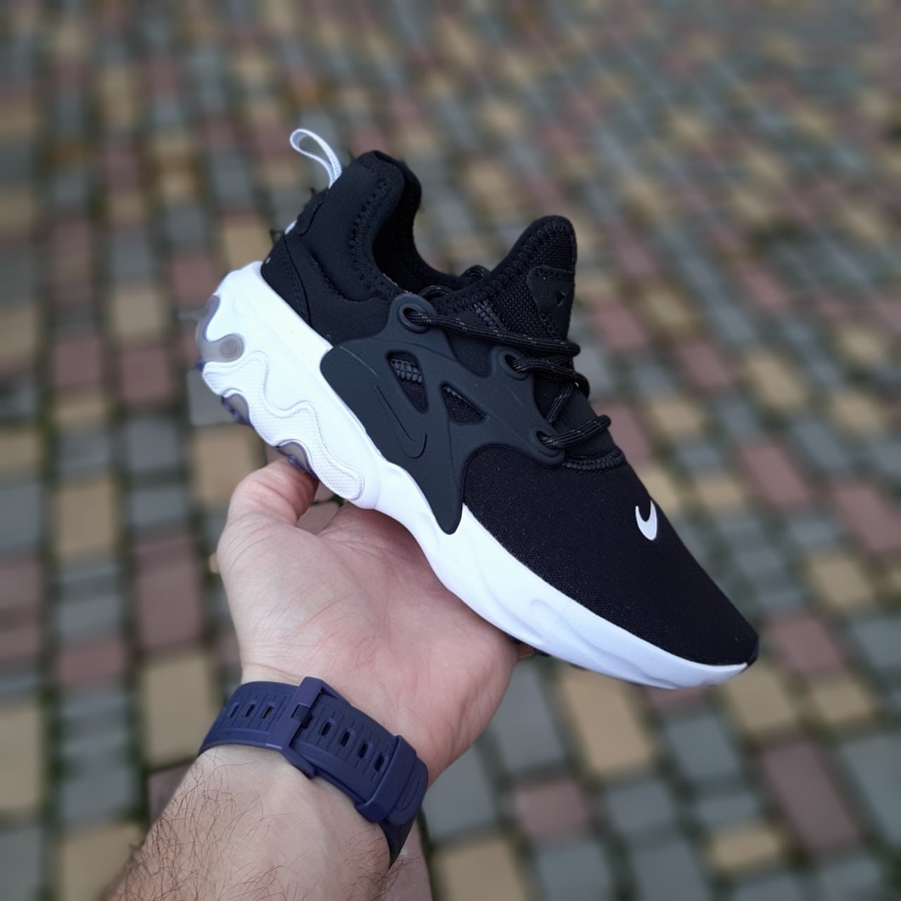 Кроссовки Nike React PRESTO черные на білій женские текстильные демисезонные повседневные спортивная обувь