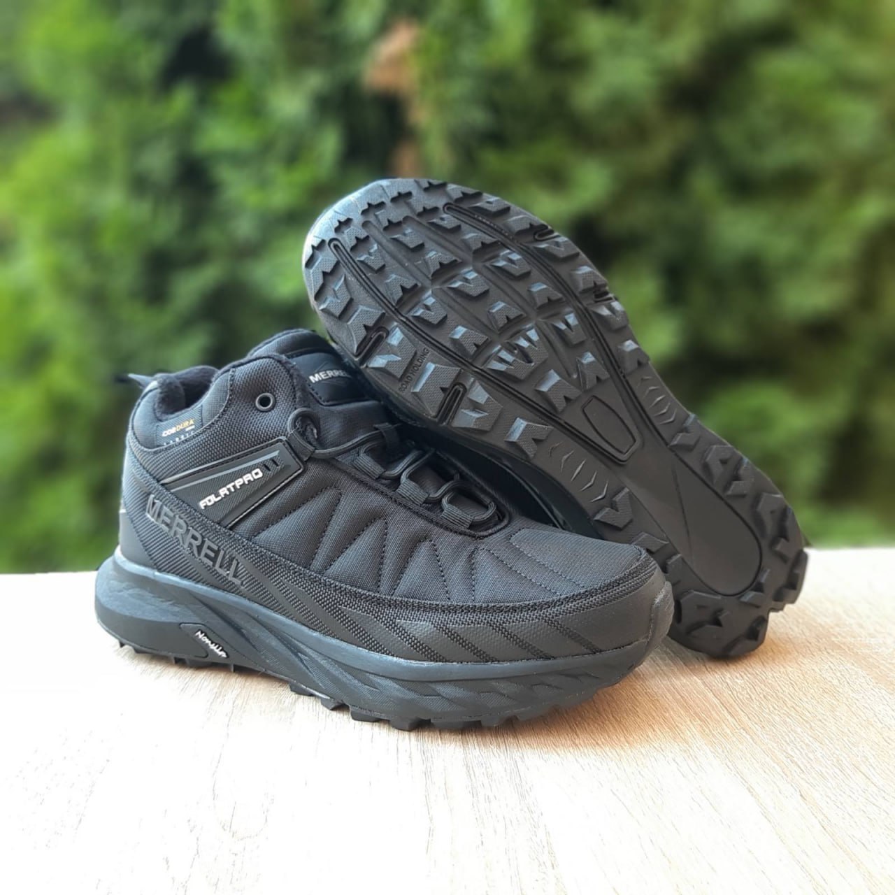 Кросівки Merrell Float Pro високі чорні з білим чоловічі гумові зимові повсякденні на шнурівці спортивне взуття