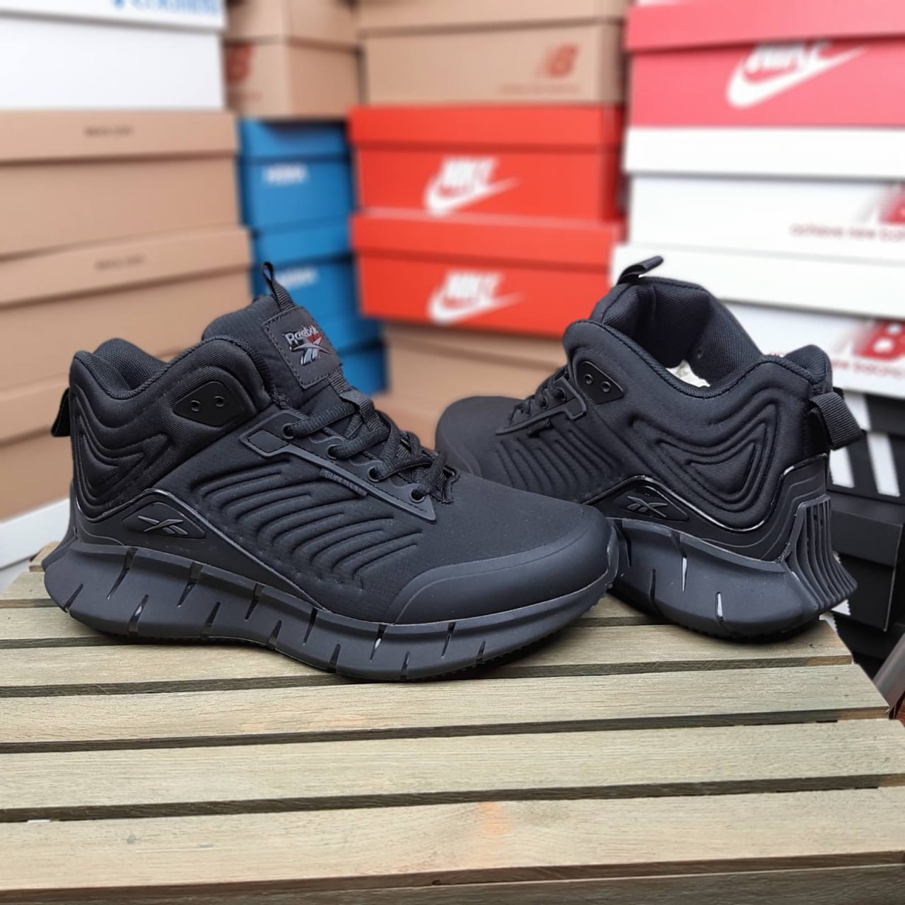 Кроссовки Reebok Zig Kinetica высокие черные зимние утепленные повседневные на шнуровке спортивная обувь