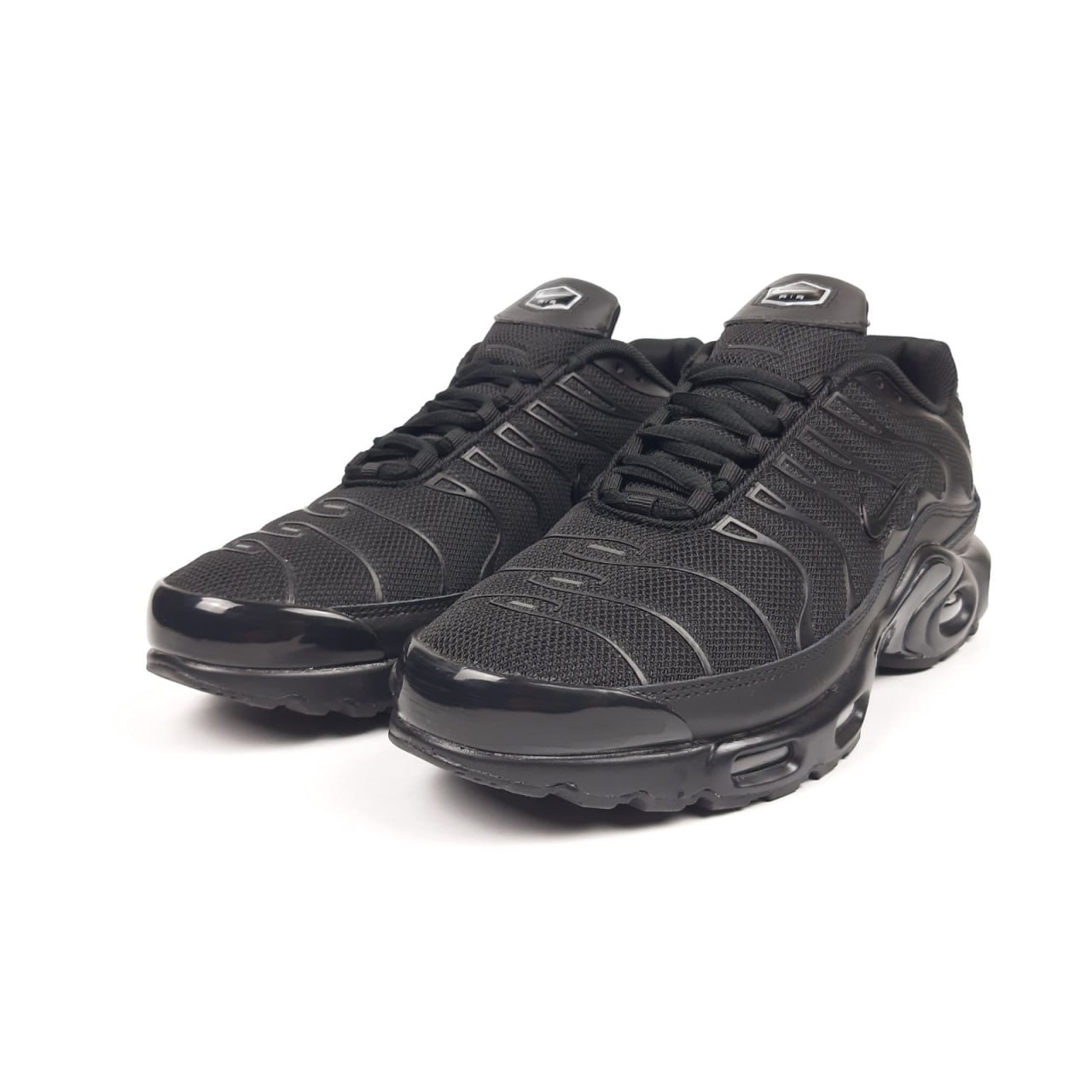 Nike Air Max Plus Sneakers TN Black черные на шнуровке для парней кроссы спортивная обувь
